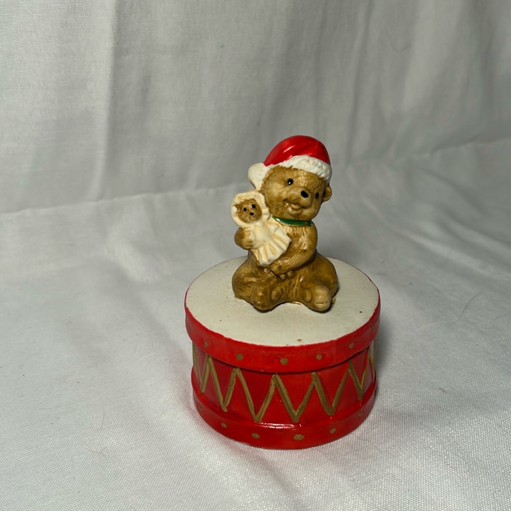 VTG ceramic jewelry keeping box  Christmas teddy bear with a doll in hands